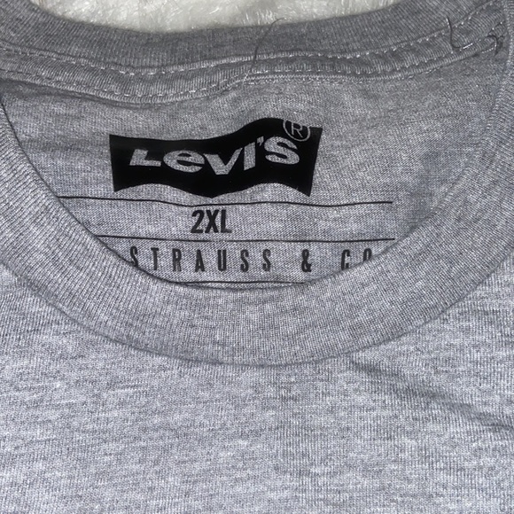 Levi’s Short Sleeve T Size 2XL - Picture 3 of 3